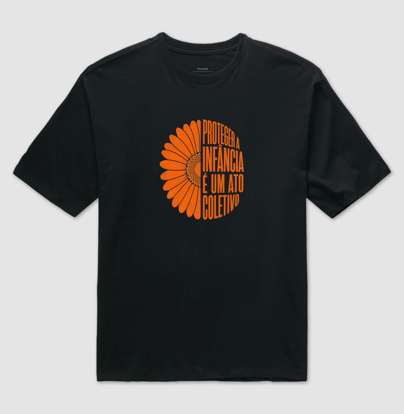 Camiseta Oversized | Proteger a Infância 