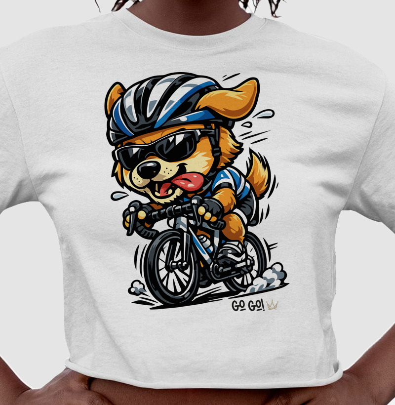 Cachorro radical pedalando