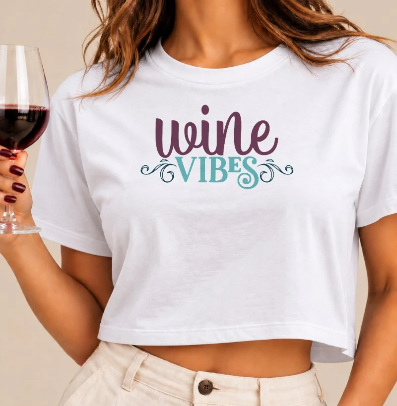 Camiseta Wine Vibes - Cropped
