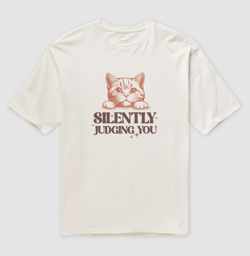 Camiseta Oversized Gato Silently Judging You