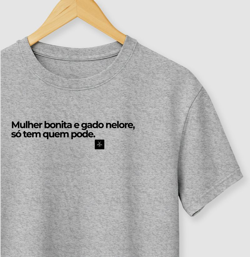 Camiseta mulher bonita e gado Nelore