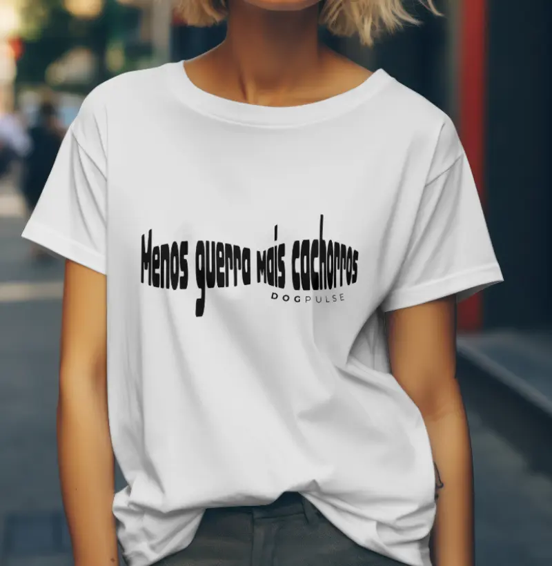 Camiseta Menos Guerra Mais cachorros Dog Pulse