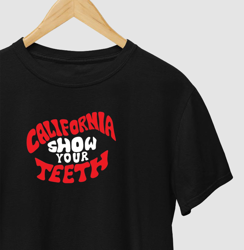 Camiseta Red Hot Show Your Teeth