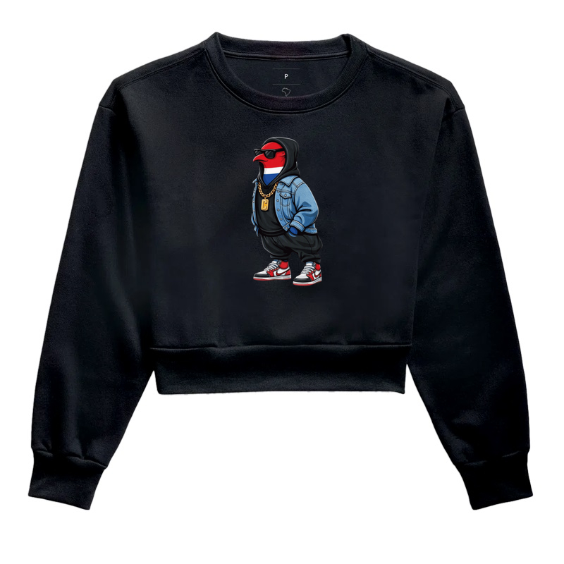 Essa estampa é puro estilo das ruas — com atitude que domina o visual streetwear! Vista essa camiseta e mostre que você tem flow, estilo e atitude em cada passo. - Cropped Moletom
