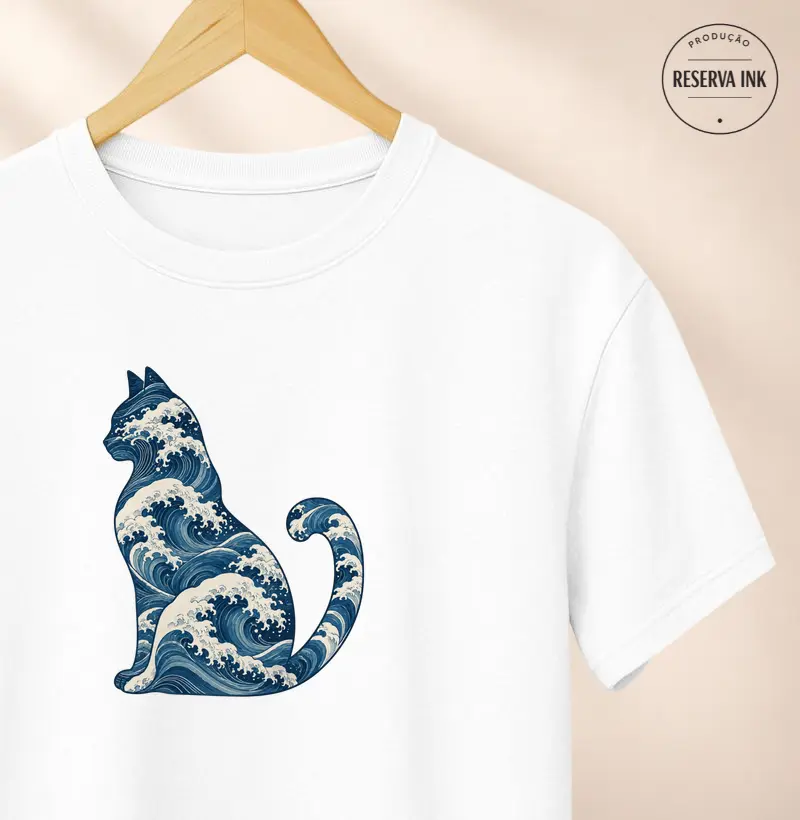 Gato em Ondas Japonesas