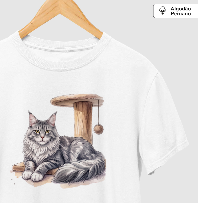Maine Coon no Arranhador