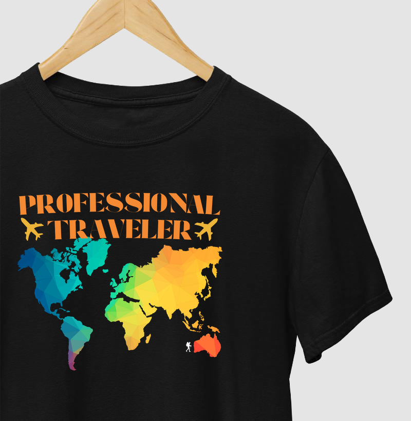 Camiseta Professional Traveler | Mapa Mundi Colorido Viagem | Colecao Viciados em Viagem