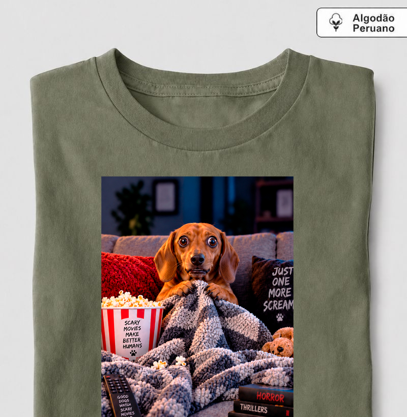 🍿👻 Scary Movie Night — Dachshund Edition 🐶🖤 - Camiseta Algodão Peruano