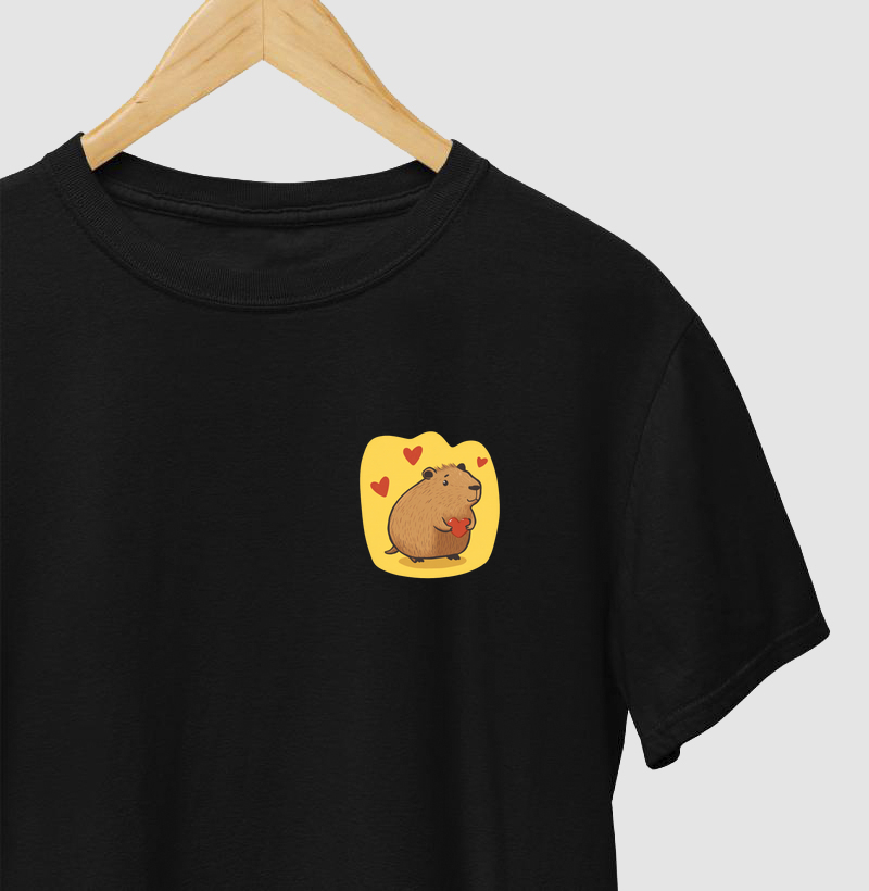 Camiseta Capivara Apaixonada 
