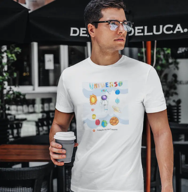 Camiseta Adulto Universo by Larissa Nascimento