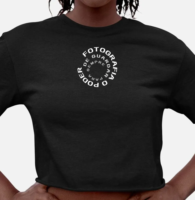 Camiseta feminina cropped fotografia o poder de guardar para sempre