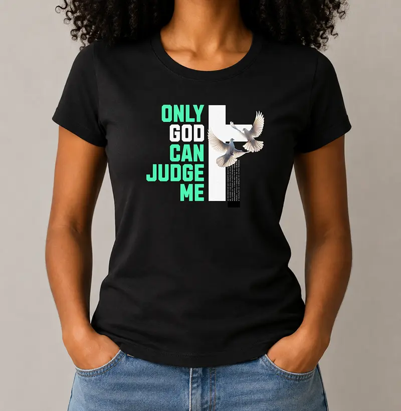 Camiseta Feminina Only God Can Judge Me - Camiseta