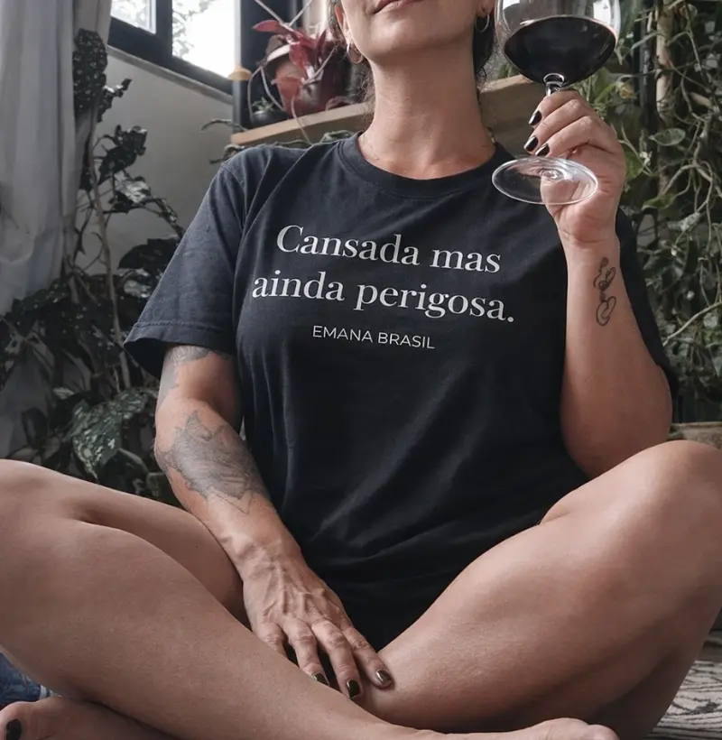 cansada mas ainda perigosa