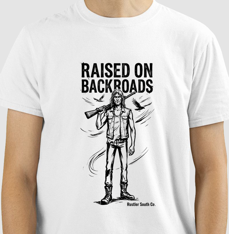 Camiseta Raised on Backroads – Outlaw Hunter Silhouette