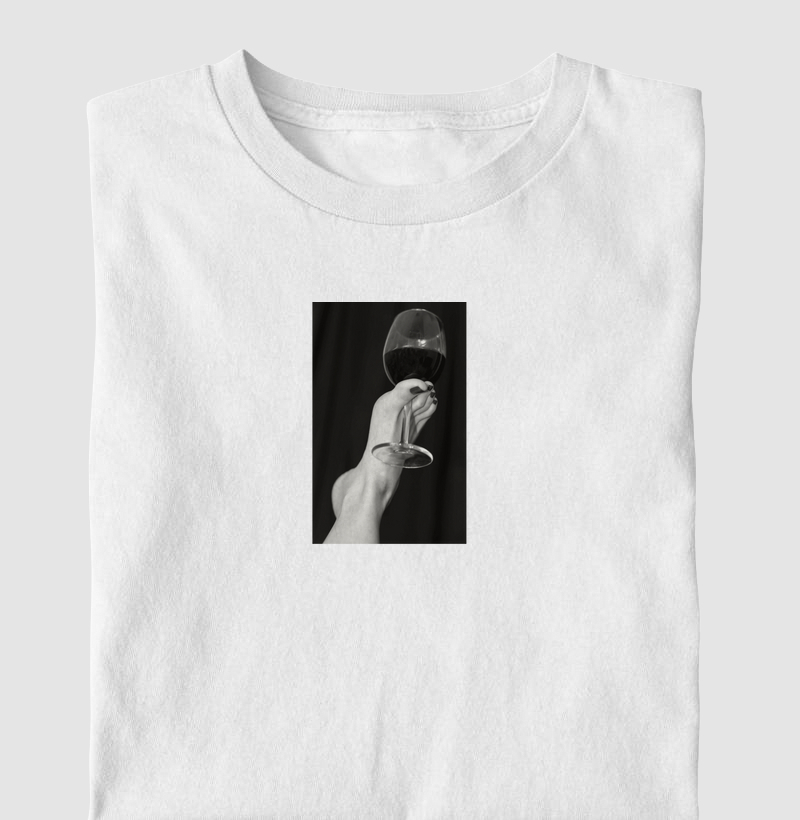 Camiseta Brindando com Estilo
