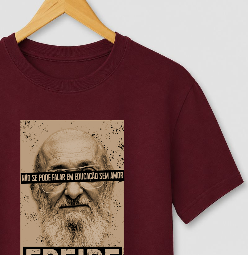 Paulo Freire - Não se pode falar em educação sem amor