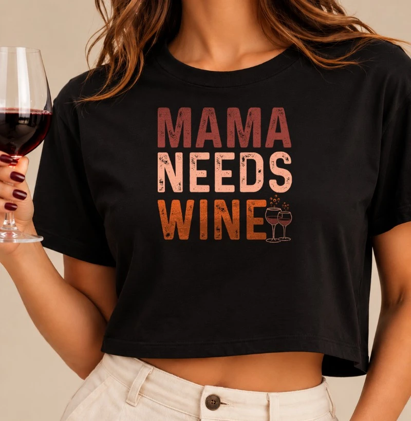 Camiseta Cropped Mama Needs Wine - Cropped