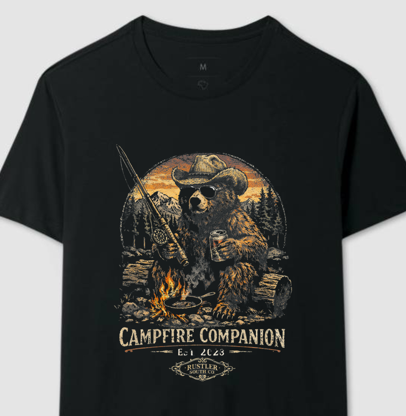 Camiseta Campfire Companion – Bear, Fishing & Outdoor Life