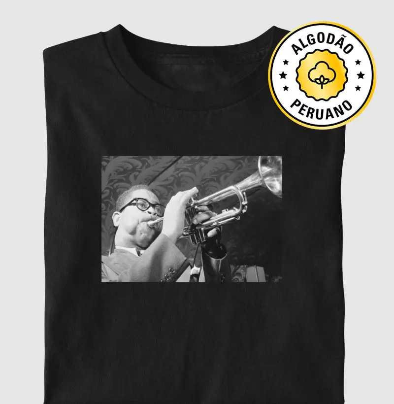 Portrait of Dizzy Gillespie, N.Y., 1947 - Camiseta Algodão Peruano
