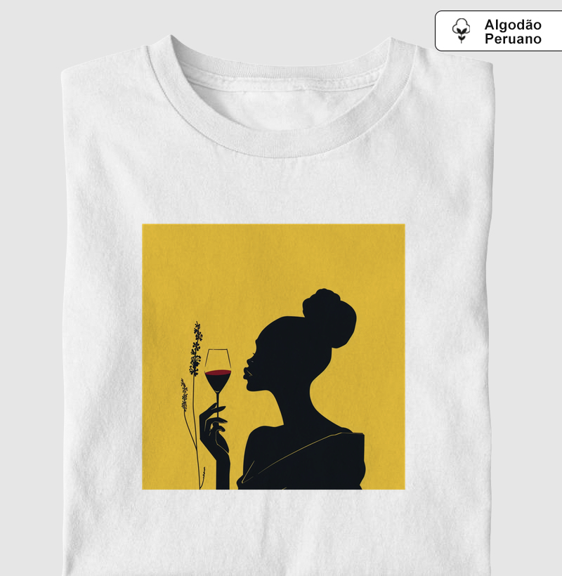 Camiseta Elegância em Cada Gole