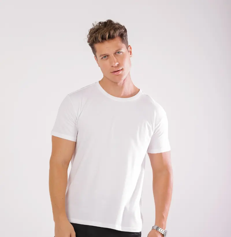 Camiseta básica em algodão - Masculina