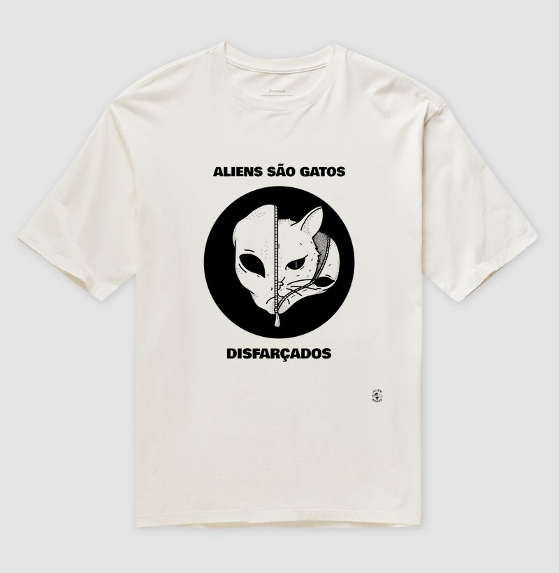 Camiseta Oversized Disfarce Alien