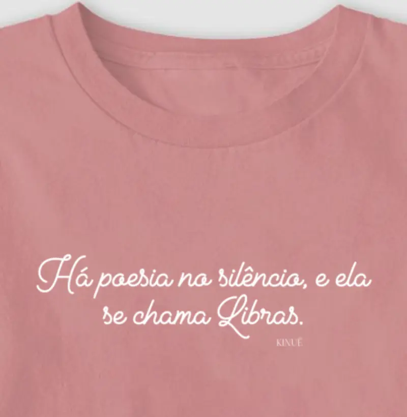Há poesia no silêncio e ela se chama LIBRAS