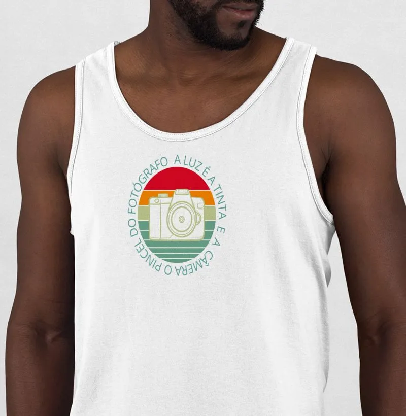 Camiseta Masculina a luz é a tinta
