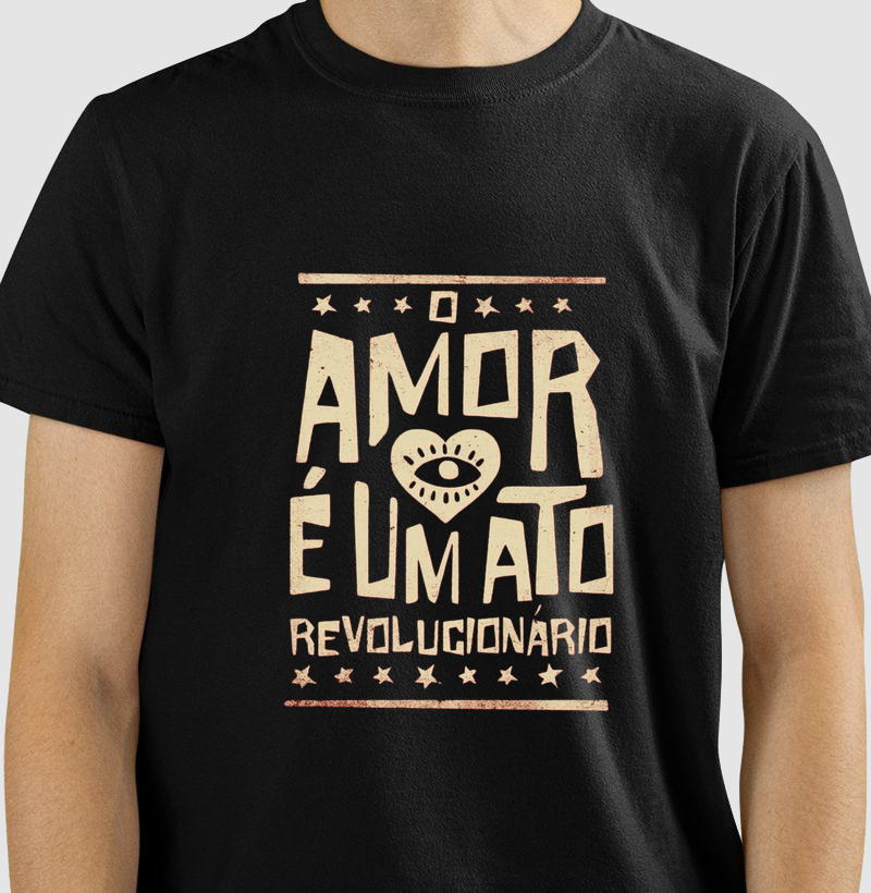 Camiseta Amor é Revolução 