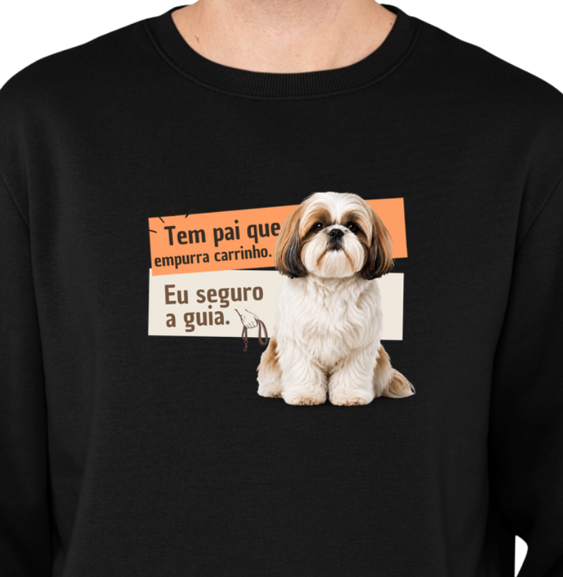 Tem pai que empurra carinho, eu seguro a guia