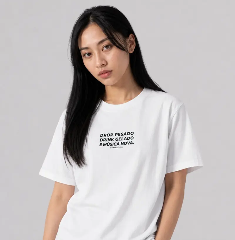 DROP PESADO, DRINK GELADO E MÚSICA NOVA — Camiseta Oversized