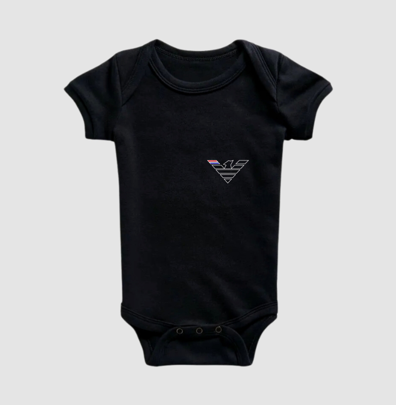 Design exclusivo e sofisticado. Visual premium com forte impacto visual Ideal para quem valoriza personalidade e presença - Body Infantil