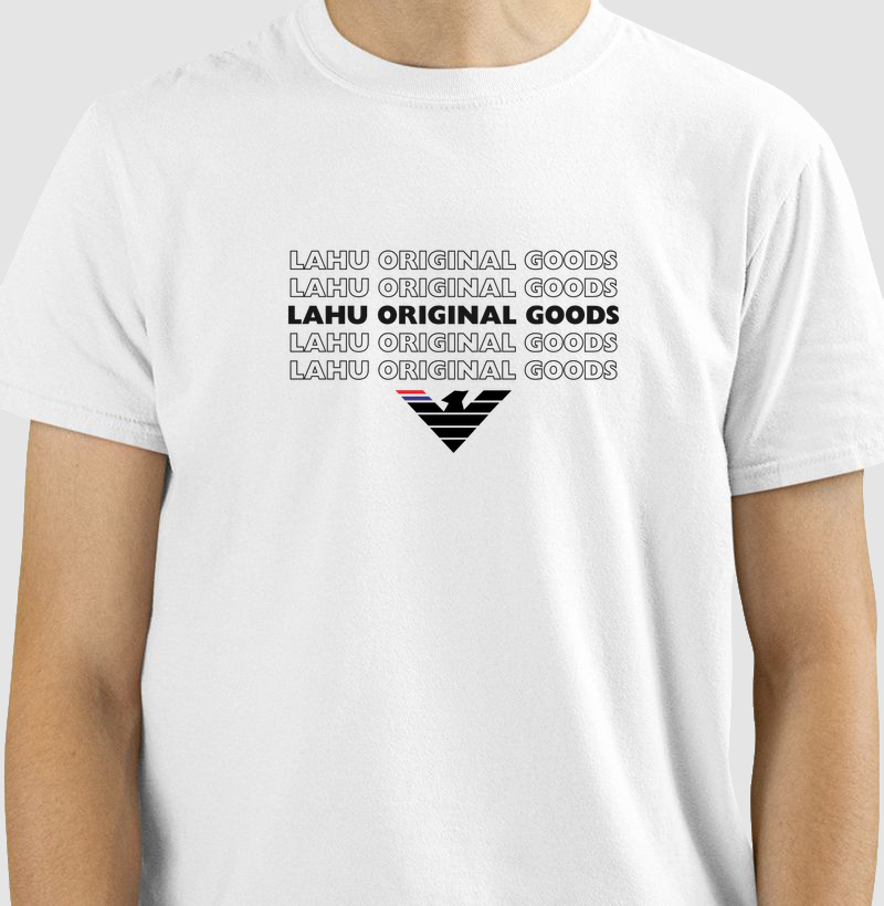 🦅 LAHU ORIGINAL GOODS | A Essência da Identidade Absoluta A estampa LAHU ORIGINAL GOODS é a expressão máxima da autenticidade, da força e do orgulho de pertencer. Com um design marcante e moderno, a repetição do nome da marca cria uma composição poderosa que simboliza consistência, confiança e a construção de um legado que atravessa gerações.