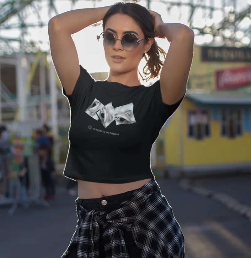 Camiseta Cropped Universo by Paulo Victor