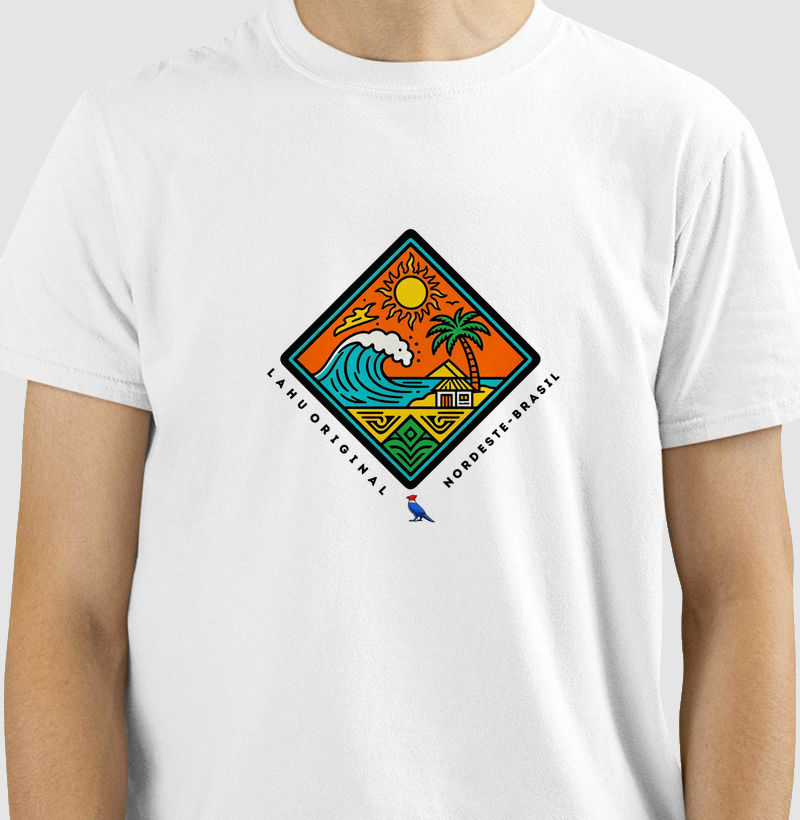 “Sinta o sol, o mar e a alma do Nordeste com a estampa Lahu Original. Cores vibrantes, energia tropical e autenticidade brasileira — feita para quem vive o verão o ano inteiro.”