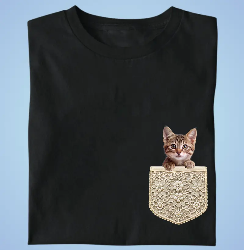 Kitten in the pocket