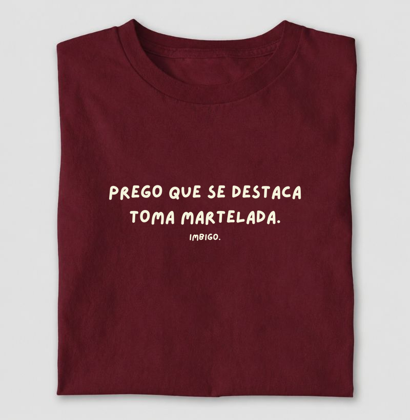 Prego que se destaca, toma martelada