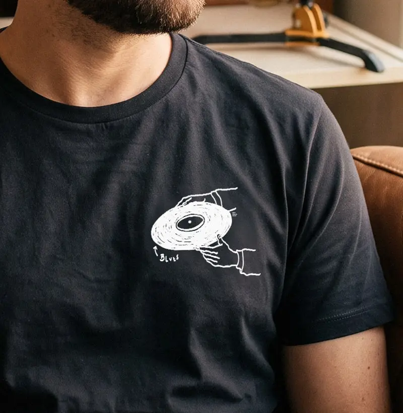 Colocando Disco Blues - Bolso - Camiseta