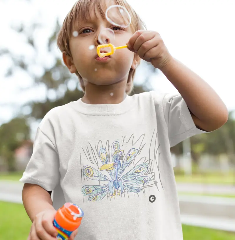 Camiseta Pavão Infantil by Bernardo Yori