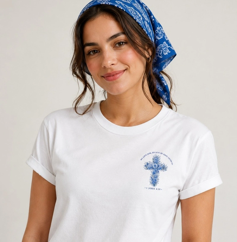 Camiseta Ele Nos Amou