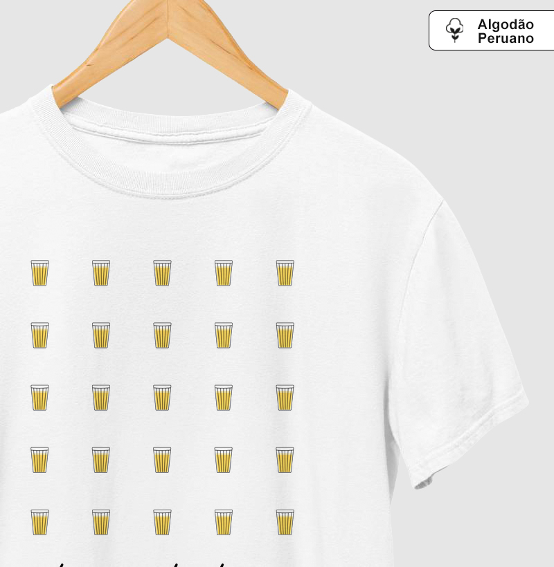 múltiplos copos de cerveja