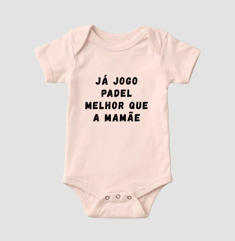 Já jogo padel melhor que a mamãe