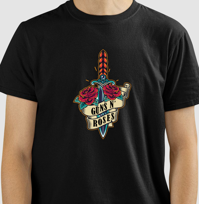 CAMISETA COM ESTAMPA GUNS ADAGA