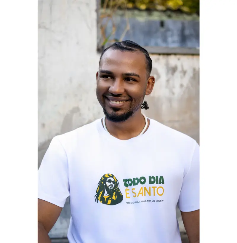 Camiseta Todo dia é santo! Coleção Reggae.  Masculino e feminino. Algodão Peruano