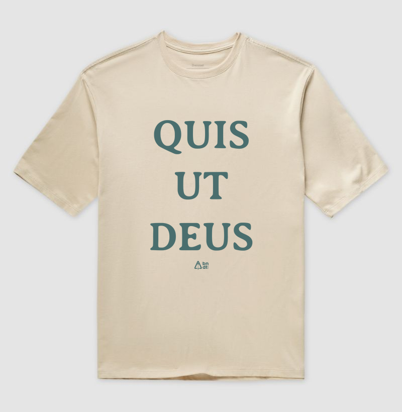 Camiseta Oversized Quis ut Deus