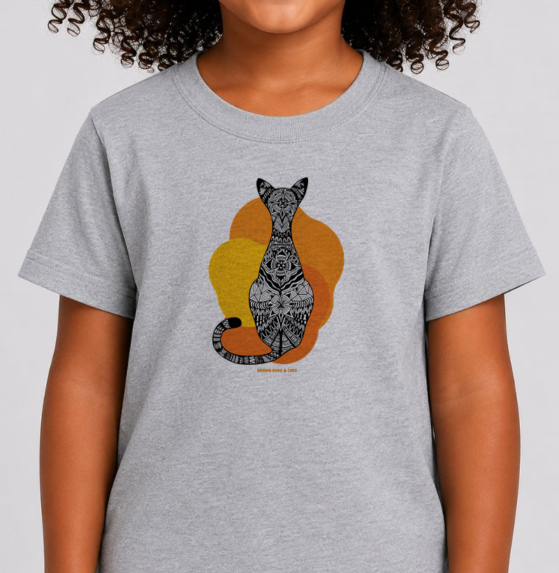 Gata de costas e fundo laranja e amarelo