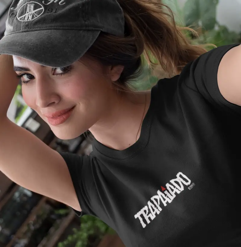 T-Shirt Feminina Preta - Trapaiado