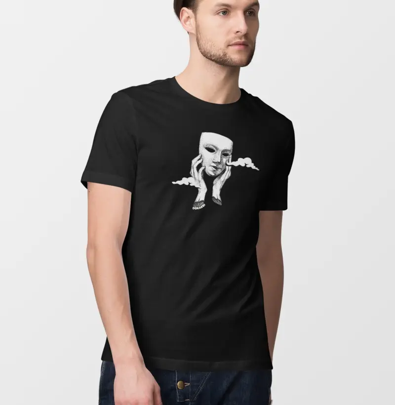 Camiseta Masked Reverie - Preta