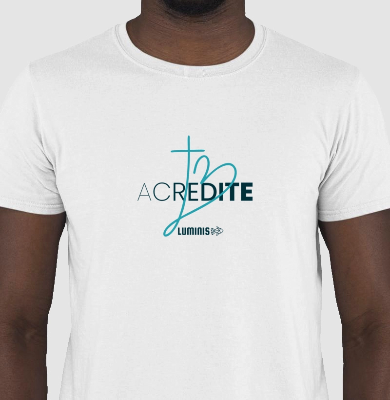 Camiseta Acredite com Cruz e Coração