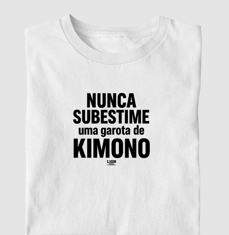 Nunca Subestime Uma Garota de Kimono